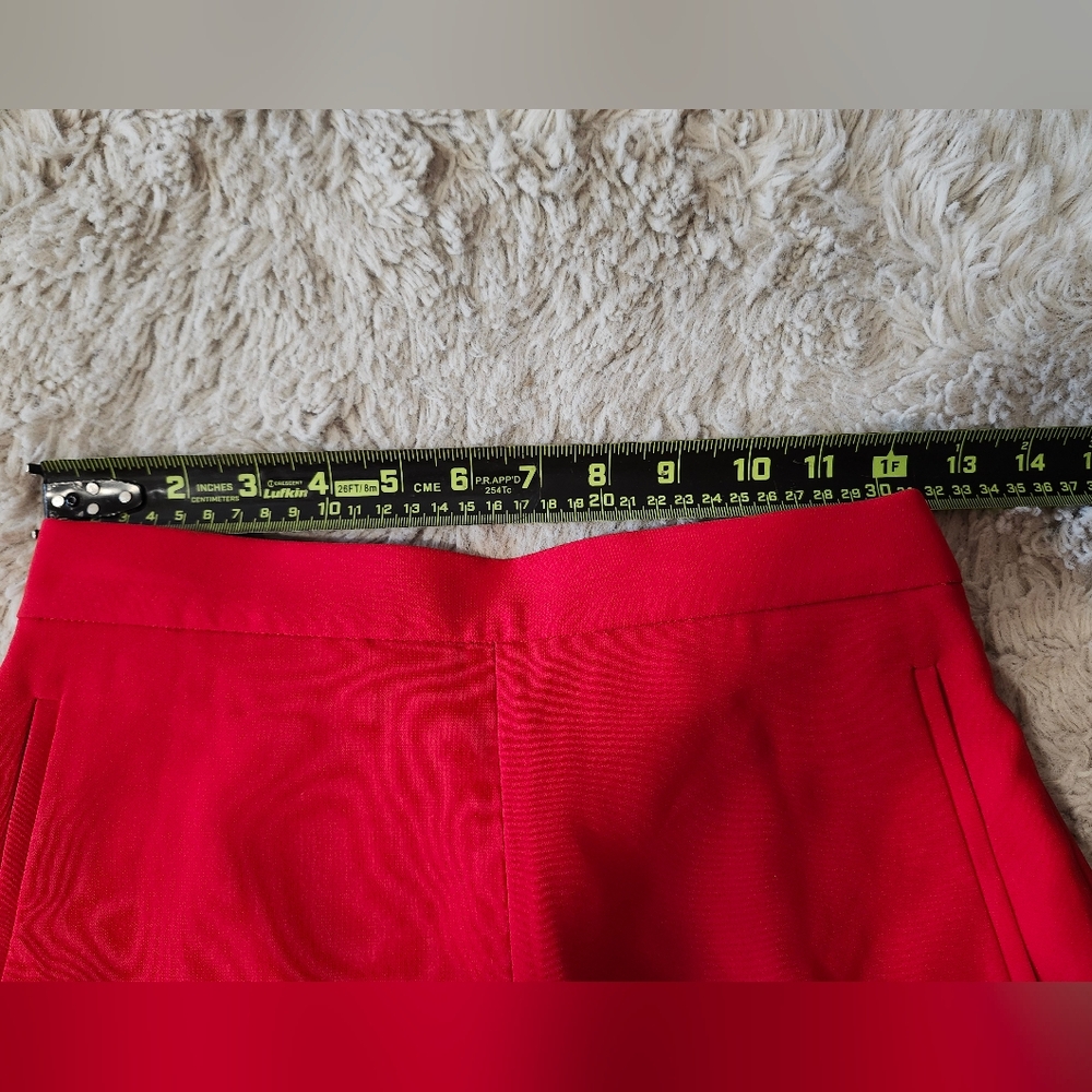😻 3/$30 Aritzia Wilfred Red Scalloped Hem High Waist Shorts Size 2 - Picture 8 of 9